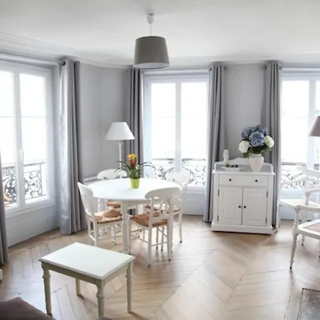 The Charming Ramey Apartment Paris