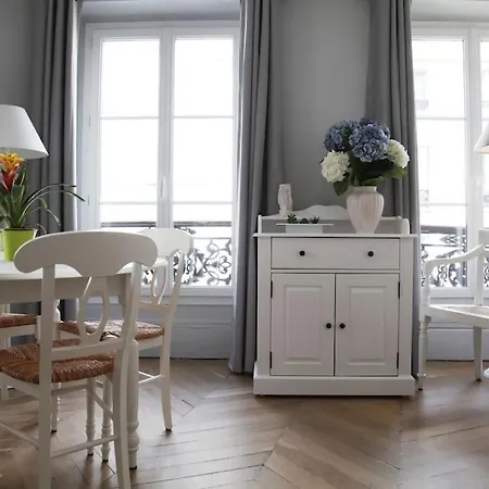 Apartment The Charming Ramey Paris