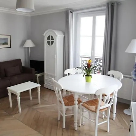 The Charming Ramey Paris